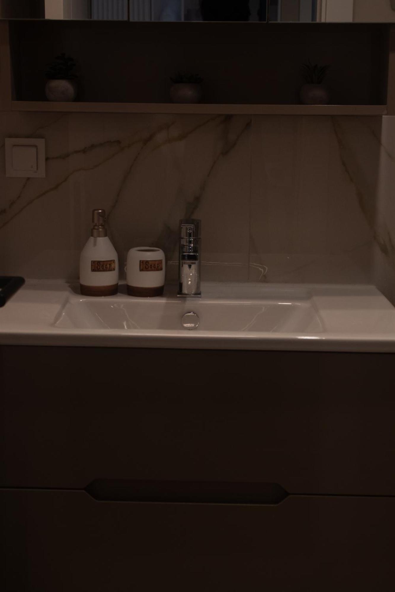 Nina Apartment Diamond Limak Skopje Buitenkant foto